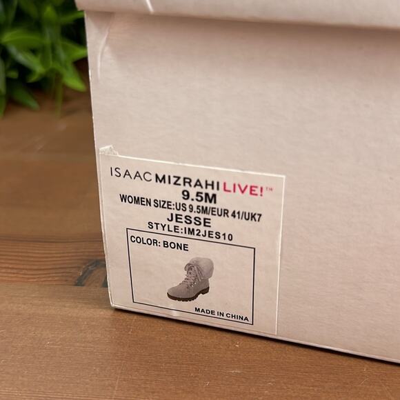 Isaac Mizrahi Live! Jesse Lace Up Hiker Bootie Size 9.5 - Picture 10 of 10